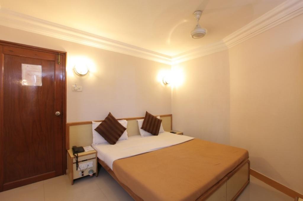 Hotel Prudent Vadodara Camera foto