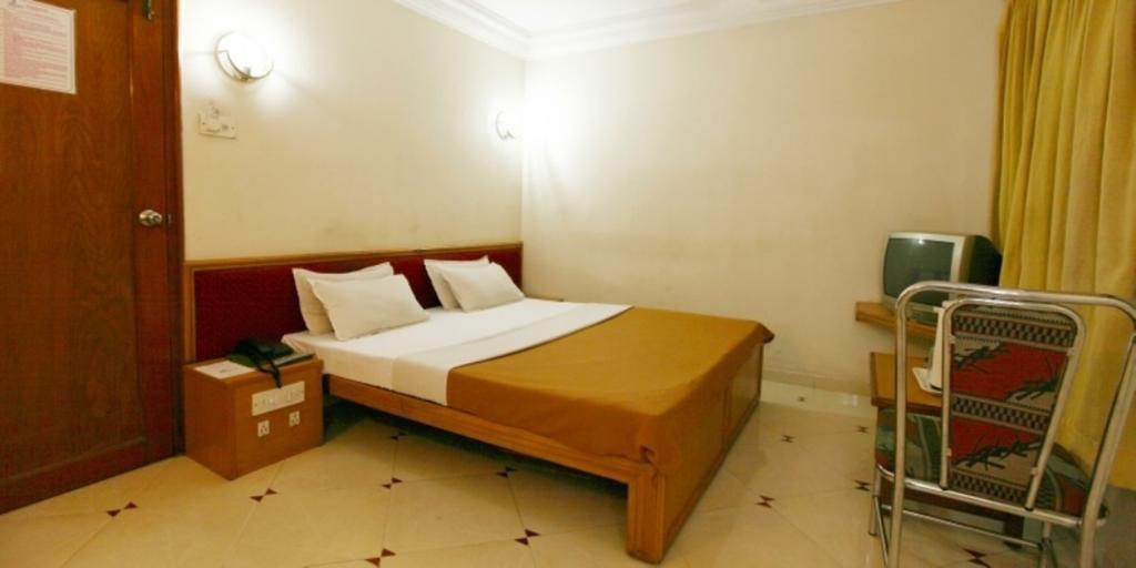 Hotel Prudent Vadodara Camera foto